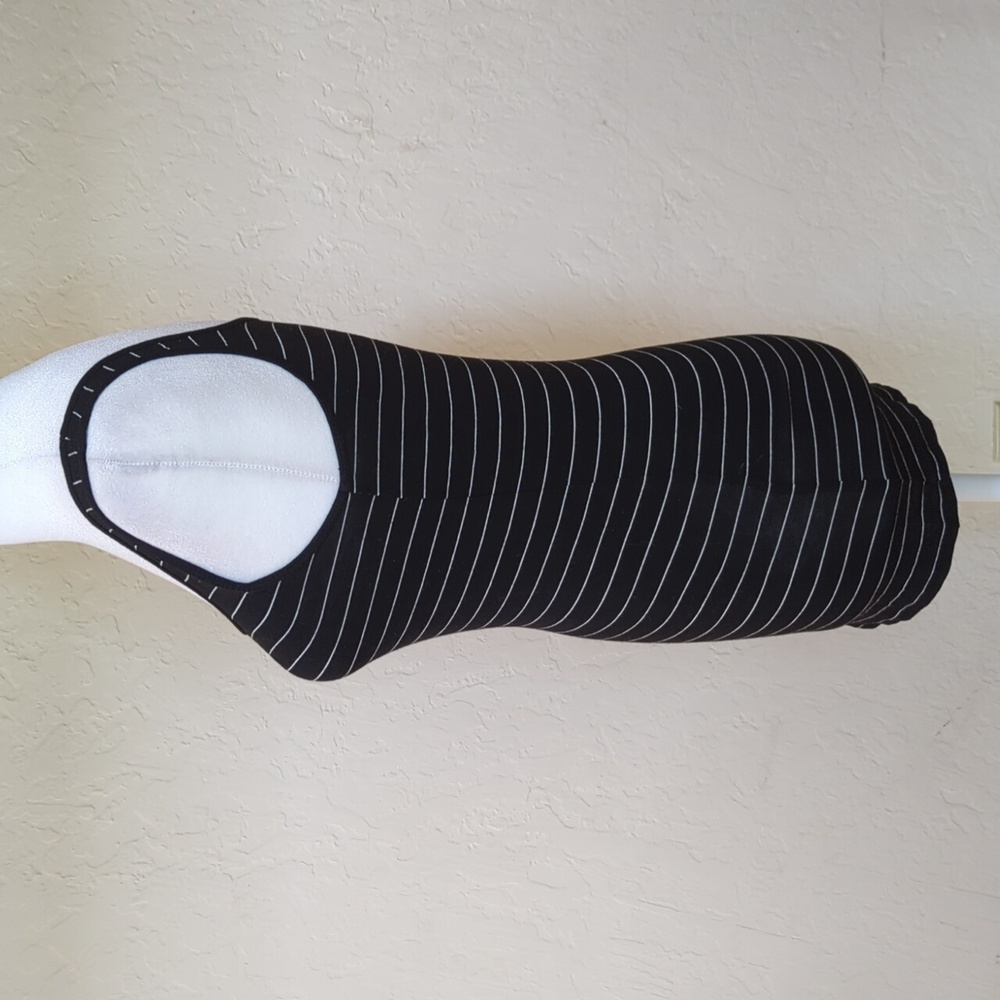 3/$20🌟 Halogen Black/White Mini Stripe Striped Favorite Tank Top Size XS - Picture 5 of 10